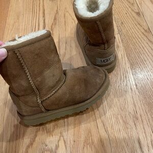 UGG Chestnut Sheepskin Boots Girls size 10